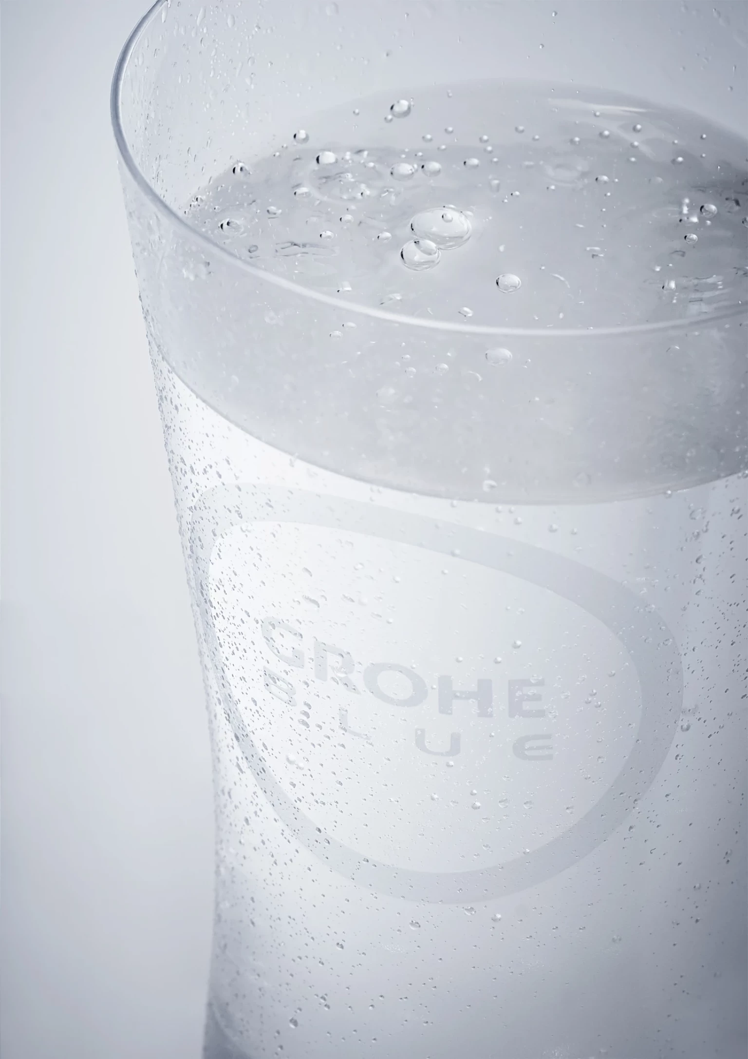 Fotoproduktion für Grohe Blue Home Wasserglas