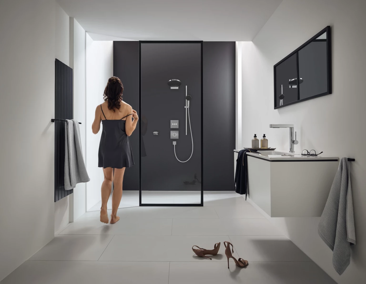 Hansgrohe Kampagne Badezimmer 2 mit Frau
