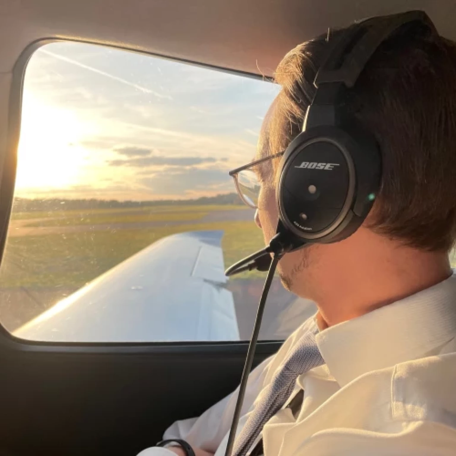 Teaser Tino Röse auf tour mit Firmenflugzeug